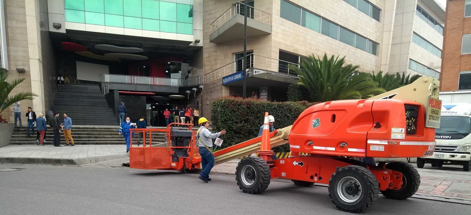 Nos ocupamos de toda la logística necesaria para la instalación de su ventana